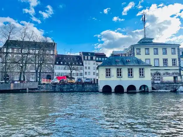 瓦努阿图投资入籍政策经历过哪些重要调整？2025年核心变化是什么？