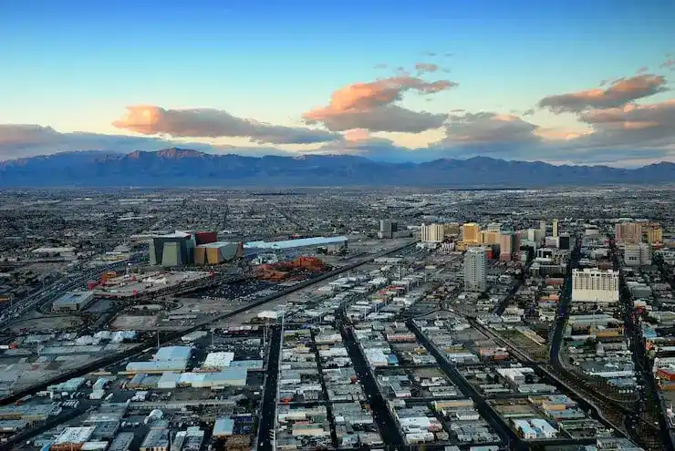 提交西班牙移民申请后，发现材料有误或信息变更，能否修改？