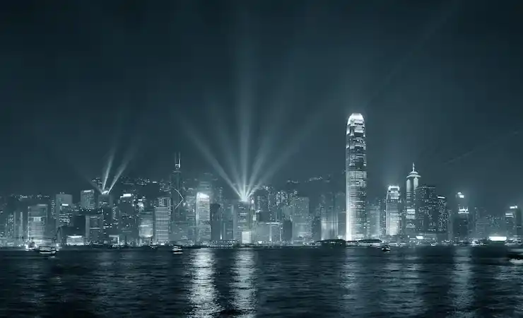 香港读硕士可以拿到香港身份吗？先弄清权益、限制与适合人群